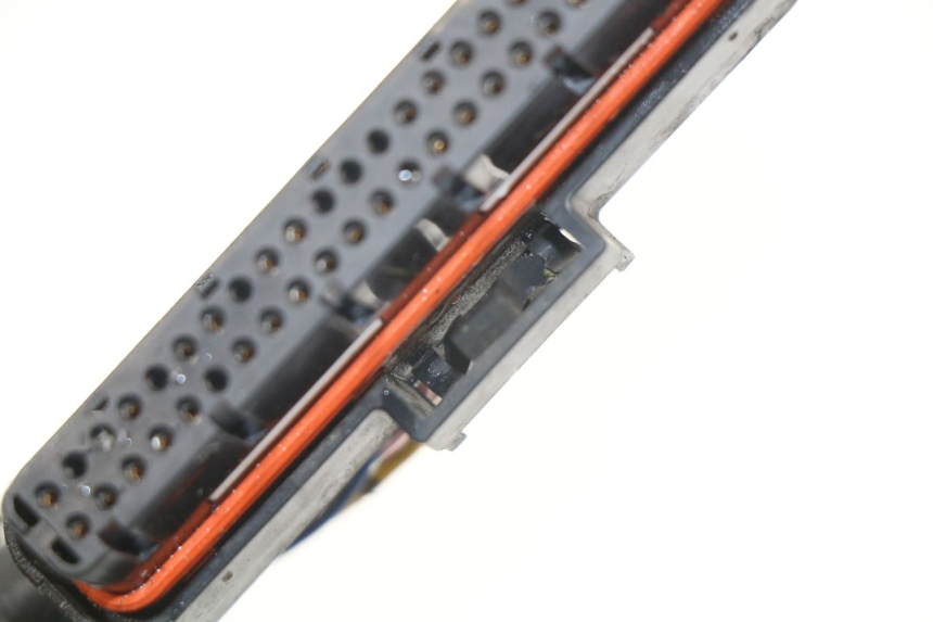 photo de FAISCEAU YAMAHA TDM ABS 900 (2002 - 2014) - Autre angle de vue