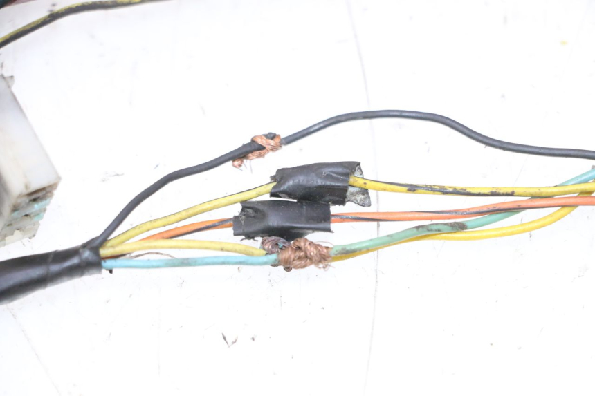 photo de FAISCEAU PIAGGIO VESPA LX 2T 50 (2005 - 2013) - Autre angle de vue