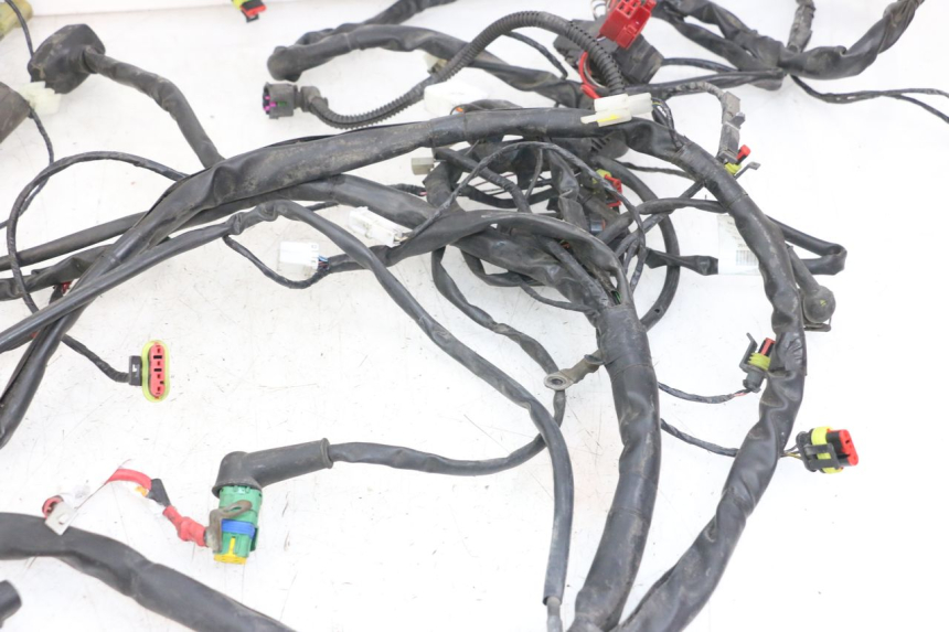 photo de FAISCEAU PIAGGIO X10 125 (2012 - 2017) - Détails caractéristiques