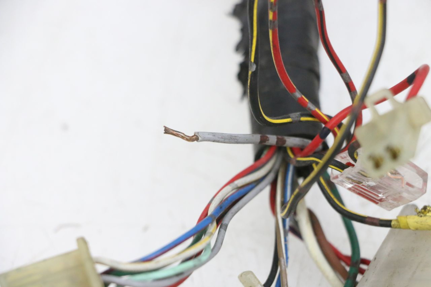 photo de FAISCEAU KAWASAKI ZR 7 750 (1999 - 2004) - Détails caractéristiques