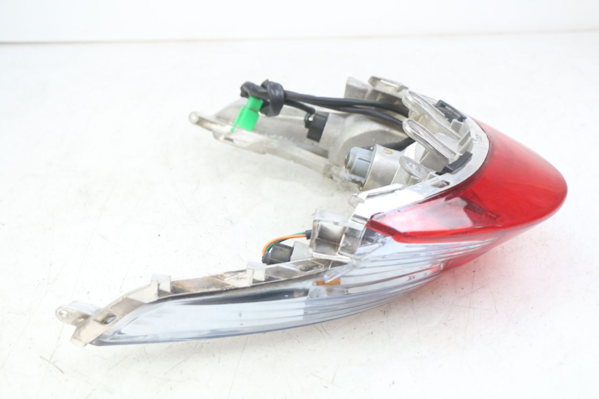 photo de FEU ARRIERE KYMCO AGILITY 16+ 4T 50 (2018 - 2023) - Détails caractéristiques