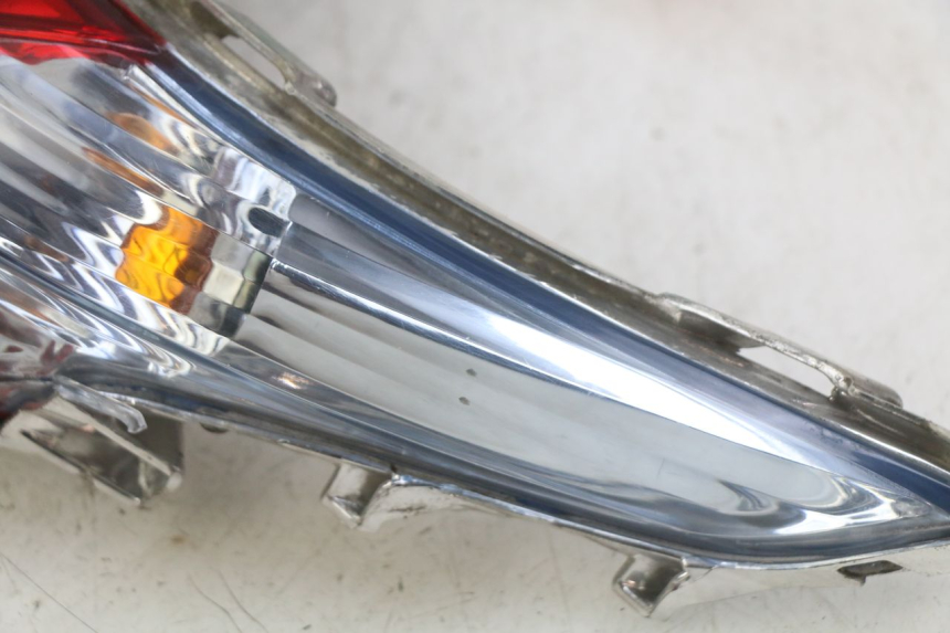 photo de FEU ARRIERE KYMCO AGILITY 16+ 4T 50 (2018 - 2023) - Points de fixation