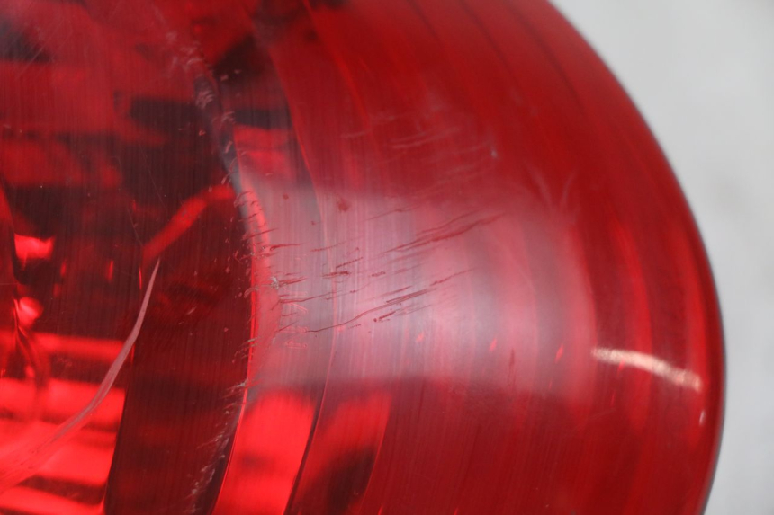 photo de FEU ARRIERE KYMCO AGILITY 16+ 4T 50 (2018 - 2023) - Zoom état d’usage