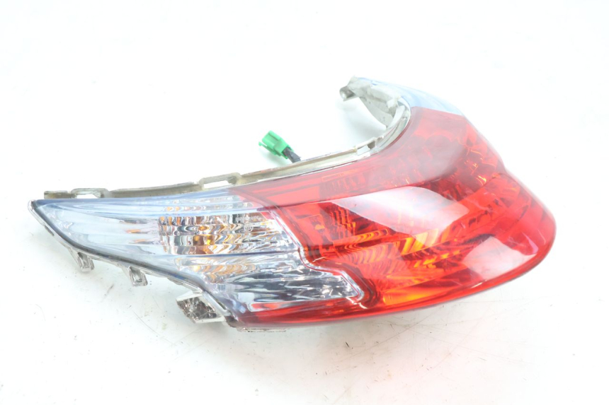 photo de FEU ARRIERE KYMCO AGILITY 16+ 4T 50 (2018 - 2023) - Zoom état d’usage