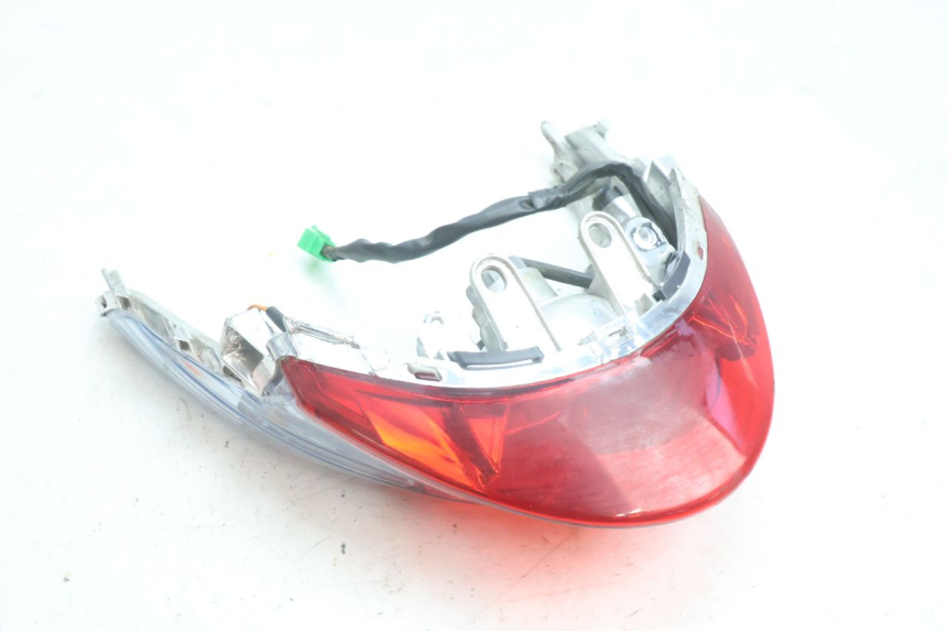 photo de FEU ARRIERE KYMCO AGILITY 16+ 4T 50 (2018 - 2023) - Points de fixation
