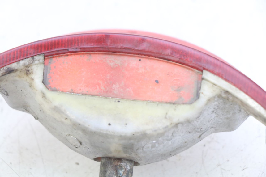 photo de FEU ARRIERE KYMCO AGILITY 4T 50 (2005 - 2018) - Gros plan technique