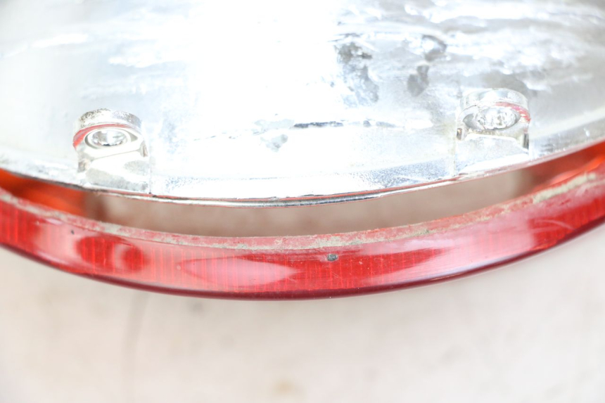 photo de FEU ARRIERE KYMCO AGILITY 4T 50 (2018 - 2022) - Zoom état d’usage