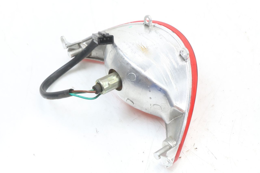 photo de FEU ARRIERE KYMCO AGILITY CARRY 50 (2011 - 2020) - Gros plan technique