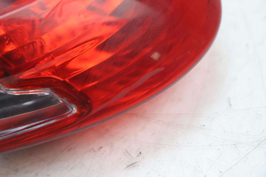 photo de FEU ARRIERE KYMCO AGILITY CITY 2T 50 (2008 - 2016) - Zoom état d’usage
