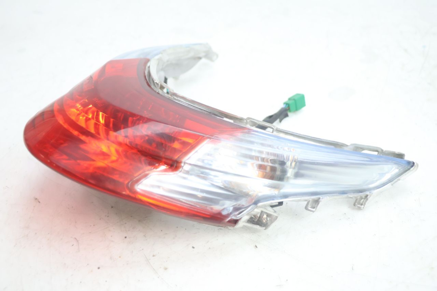 photo de FEU ARRIERE KYMCO AGILITY CITY 2T 50 (2008 - 2016) - Autre angle de vue