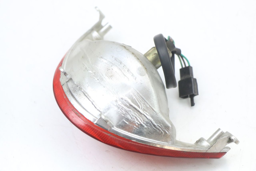 photo de FEU ARRIERE KYMCO AGILITY PREMIUM 50 (2007 - 2010) - Zoom état d’usage