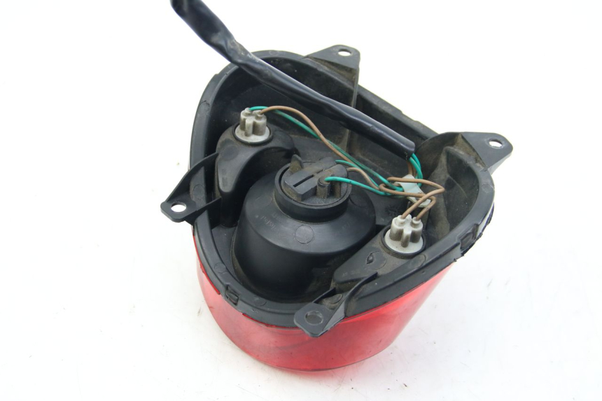 photo de FEU ARRIERE ECCITY ARTELEC 670 1 (2013 - 2017) - État de surface