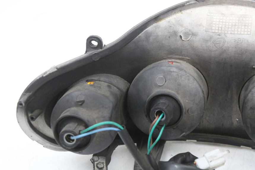 photo de FEU ARRIERE JONWAY AZTRAL 125 (2008 - 2017) - Points de fixation