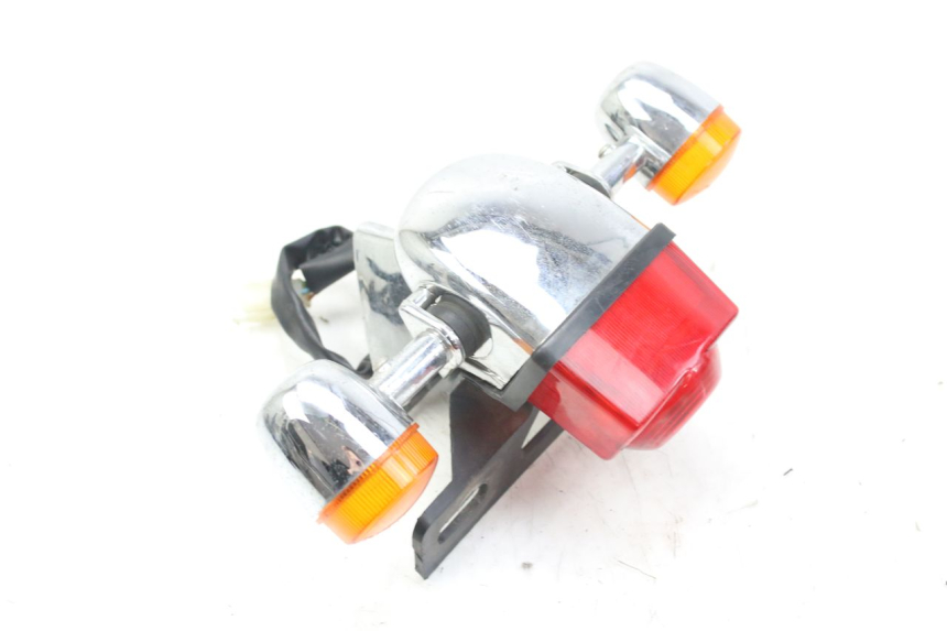 photo de FEU ARRIERE WILDLANDER BISCUIT 125 (2004 - 2010) - Gros plan technique