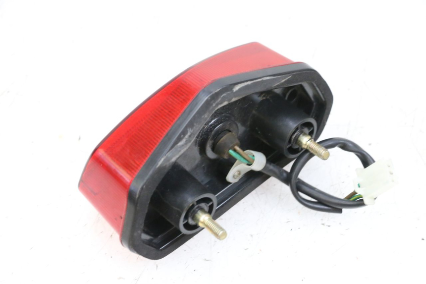 photo de FEU ARRIERE MAG POWER BOMBERS 4T 50 (2016 - 2026) - Vue d’ensemble