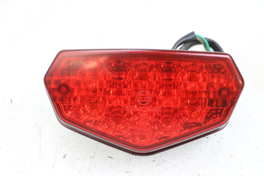 photo de FEU ARRIERE MAG POWER BOMBERS 4T 50 (2016 - 2026) - Marquages et références