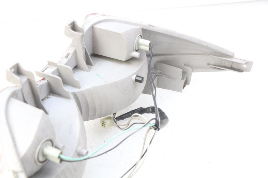 photo de FEU ARRIERE SUZUKI BURGMAN 125 (2007 - 2014) - Gros plan technique