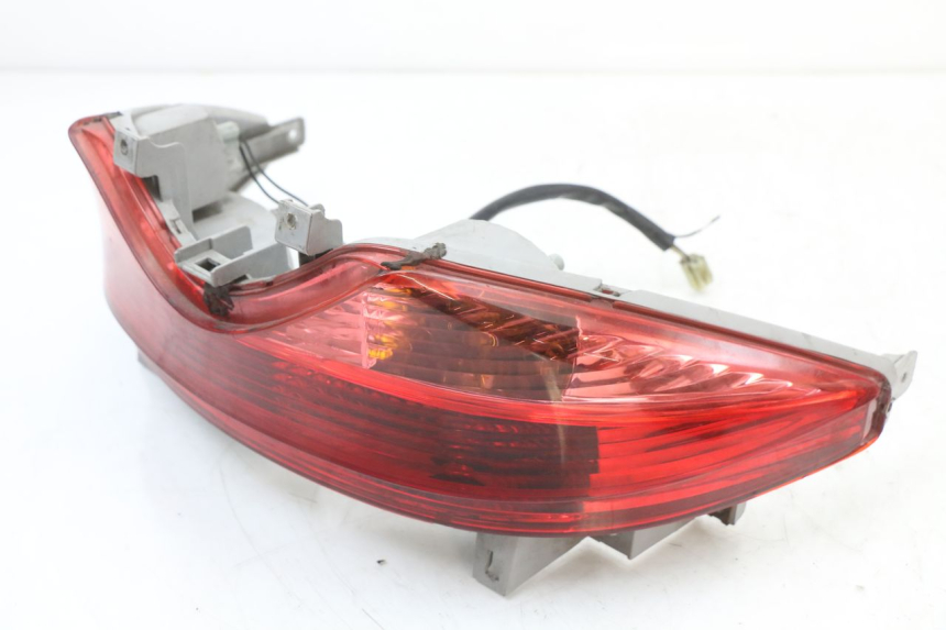 photo de FEU ARRIERE SUZUKI BURGMAN 125 (2007 - 2014) - Autre angle de vue
