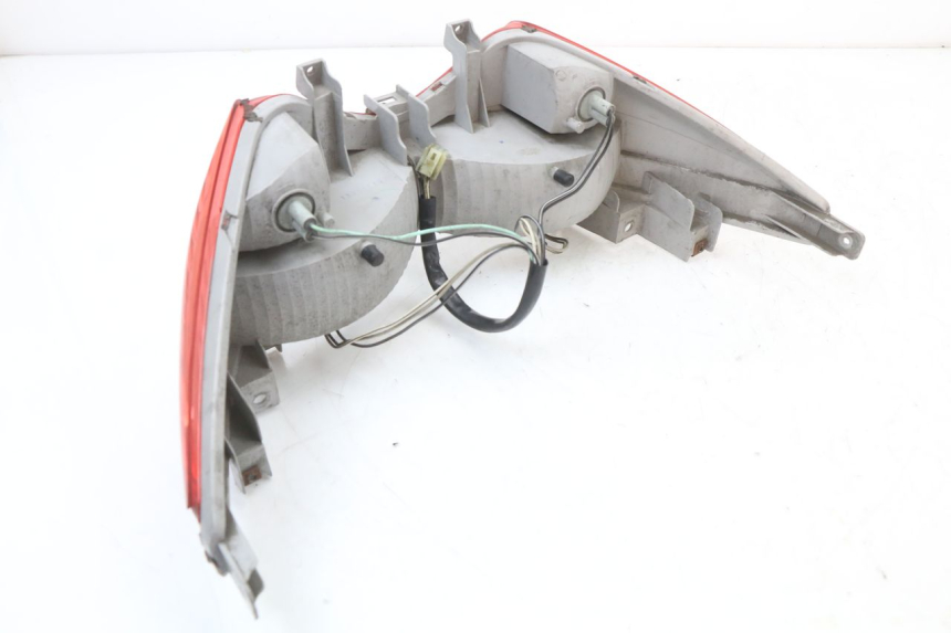 photo de FEU ARRIERE SUZUKI BURGMAN 125 (2007 - 2014) - Vue d’ensemble