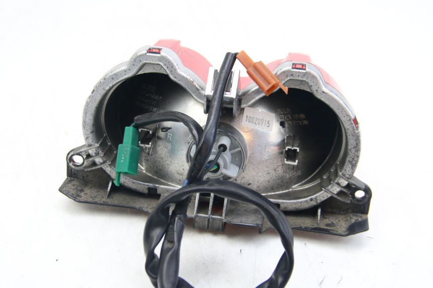 photo de FEU ARRIERE YAMAHA BW'S BWS 125 (2010 - 2013) - Gros plan technique