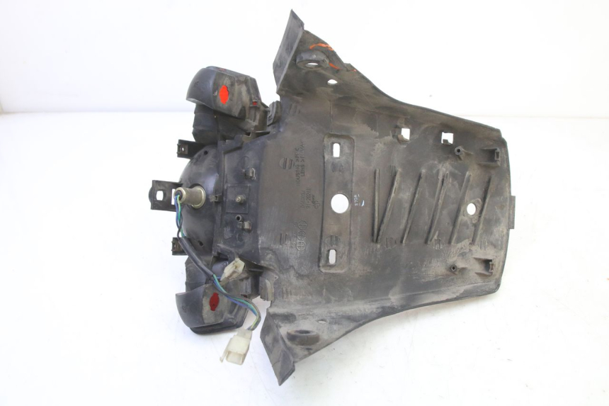 photo de FEU ARRIERE YAMAHA BW'S 100 (1999 - 2002) - Points de fixation