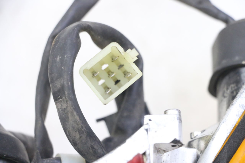 photo de FEU ARRIERE HONDA CBF 500 (2004 - 2007) - Points de fixation