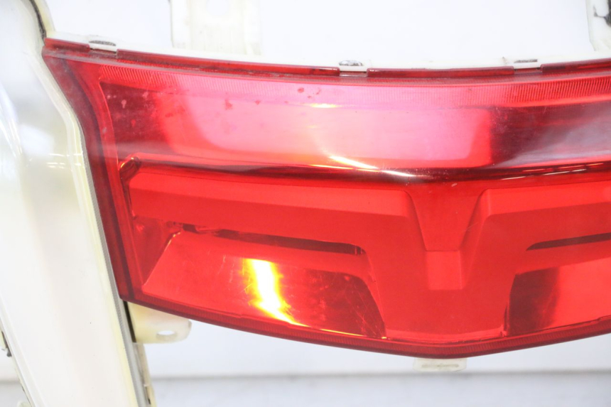 photo de FEU ARRIERE PEUGEOT CITYSTAR 2T 50 (2018 - 2021) - Autre angle de vue