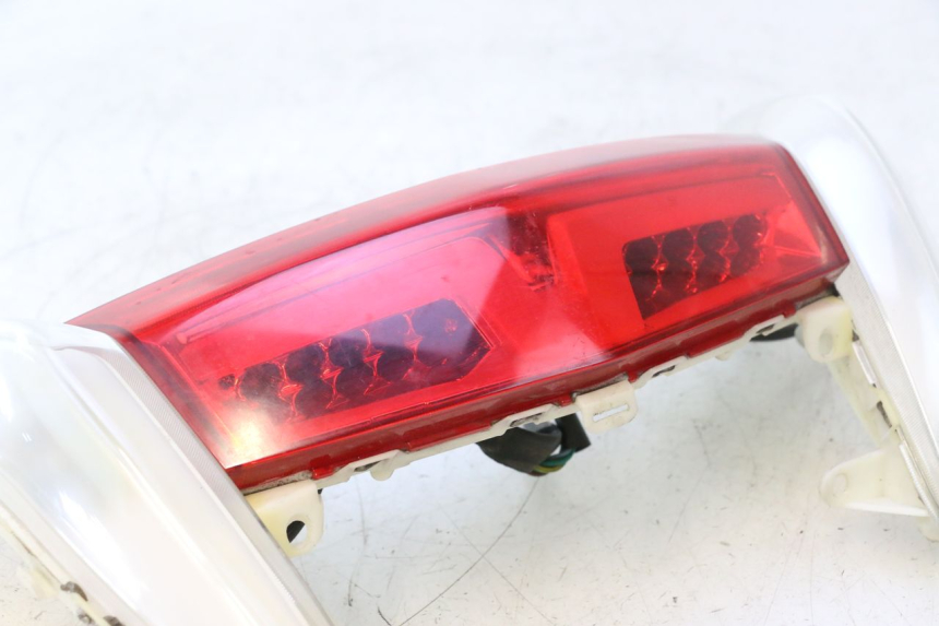 photo de FEU ARRIERE PEUGEOT CITYSTAR 2T 50 (2018 - 2021) - Points de fixation