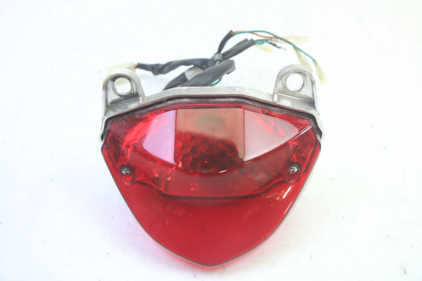 photo de FEU ARRIERE SYM CROX 4T 50 (2016 - 2023) - Gros plan technique