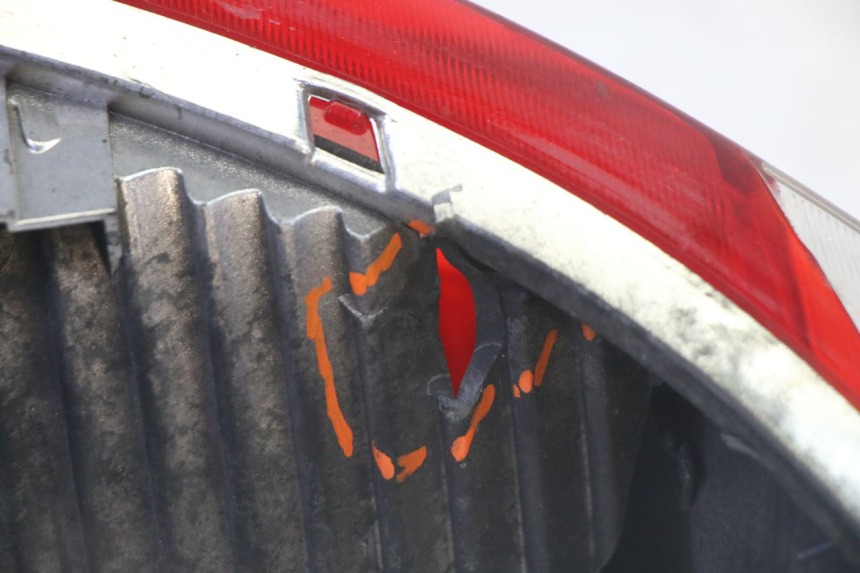 photo de FEU ARRIERE YAMAHA CYGNUS X INJECTION 125 (2007 - 2013) - Points de fixation