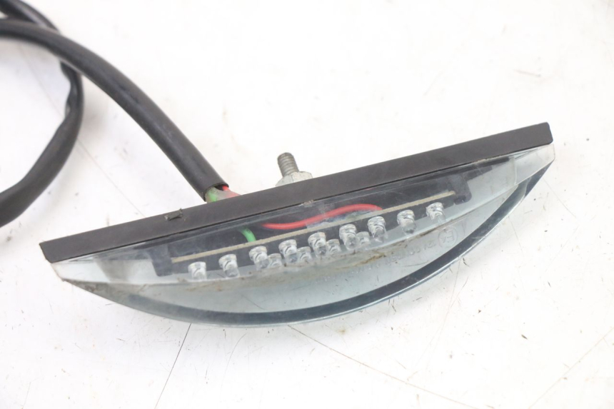 photo de FEU ARRIERE DERBI SENDA R X-TREME 50 (2006 - 2010) - Zoom état d’usage