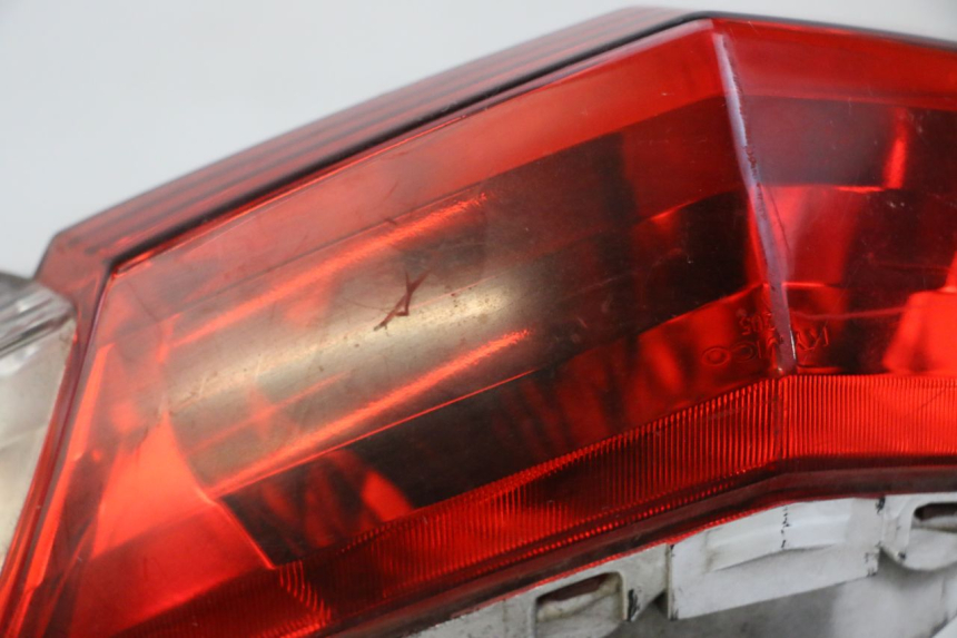 photo de FEU ARRIERE KYMCO DINK STREET 125 (2009 - 2014) - Zoom état d’usage