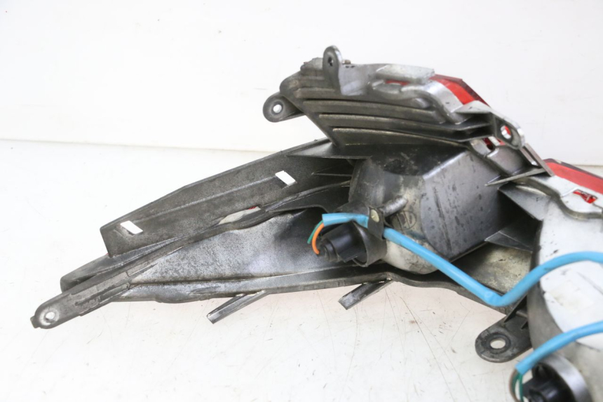 photo de FEU ARRIERE KYMCO DINK STREET 125 (2009 - 2014) - Points de fixation