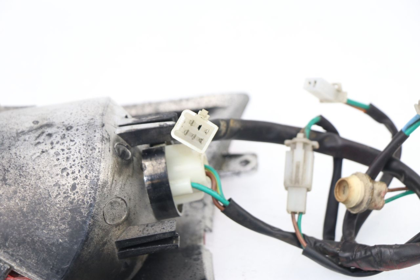 photo de FEU ARRIERE GOWINN DOLCE VITA 125 (2007 - 2013) - Zoom état d’usage