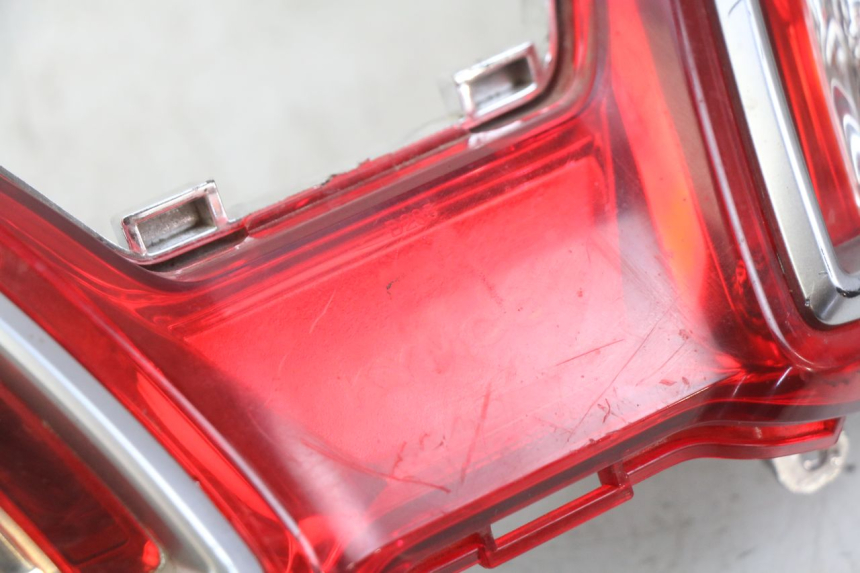 photo de FEU ARRIERE KYMCO DOWNTOWN ABS 125 (2015 - 2017) - Autre angle de vue