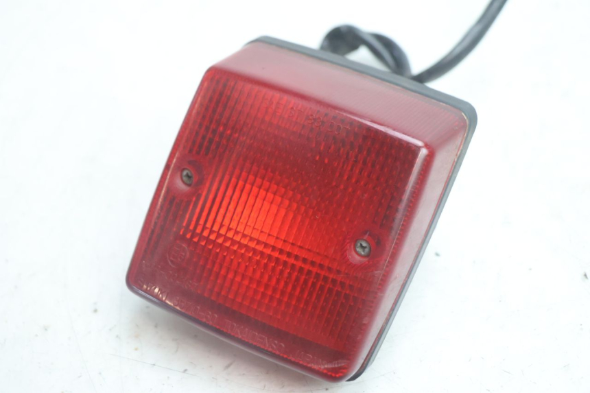 photo de FEU ARRIERE SUZUKI DR S 600 (1985 - 1989) - Détail de la pièce