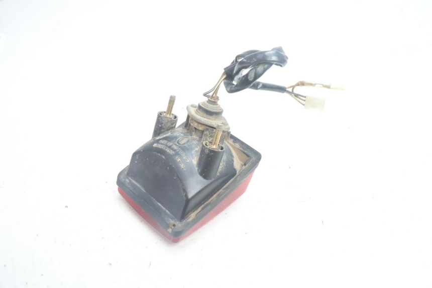 photo de FEU ARRIERE SUZUKI DR S 600 (1985 - 1989) - Gros plan technique