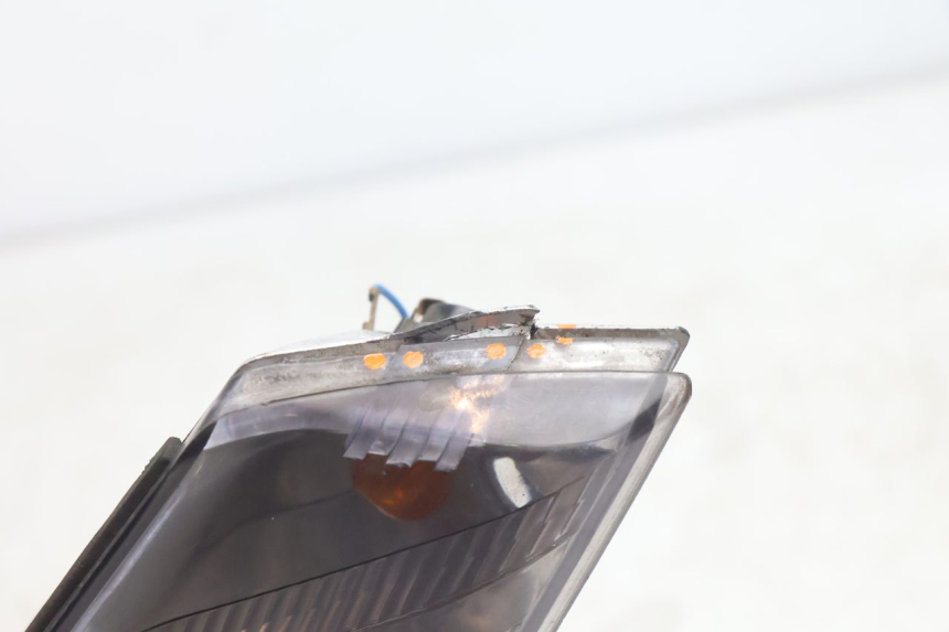 photo de FEU ARRIERE DROIT APRILIA ATLANTIC S 125 (2010 - 2013) - Points de fixation