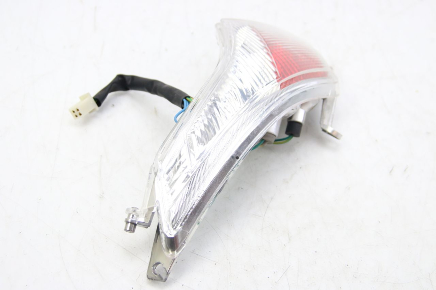 photo de FEU ARRIERE DROIT PEUGEOT E-VIVACITY 1 (2012 - 2018) - Zoom état d’usage