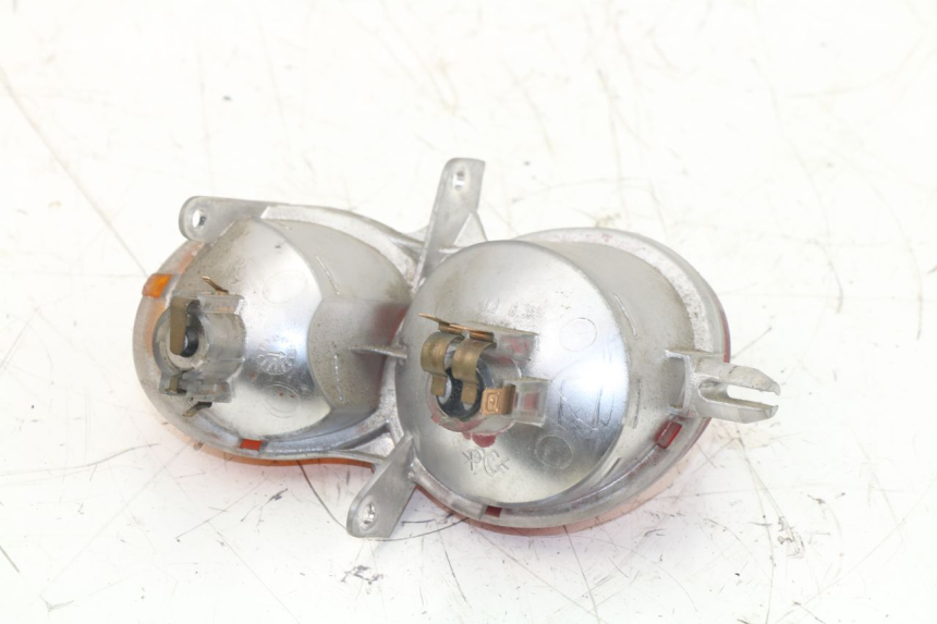 photo de FEU ARRIERE DROIT MBK SKYLINER 125 (2001 - 2003) - Autre angle de vue