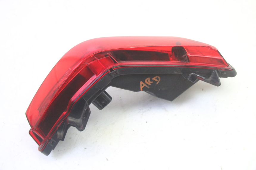 photo de FEU ARRIERE DROIT PIAGGIO MP3 HPE 350 (2018 - 2020) - Autre angle de vue