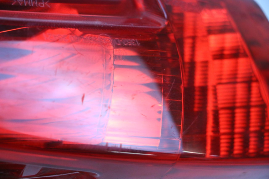 photo de FEU ARRIERE DROIT PIAGGIO MP3 HPE 300 (2019 - 2026) - Zoom état d’usage