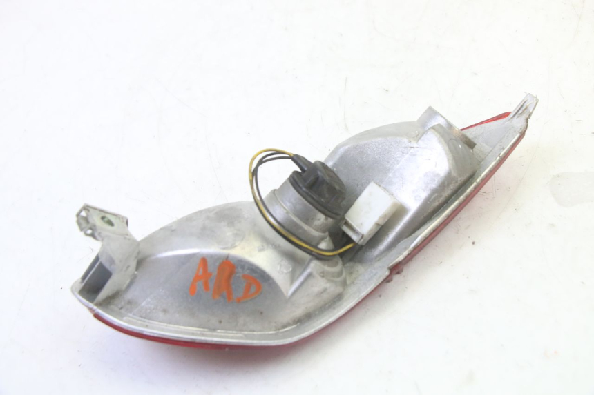 photo de FEU ARRIERE DROIT PIAGGIO MP3 LT 300 (2010 - 2016) - État de surface