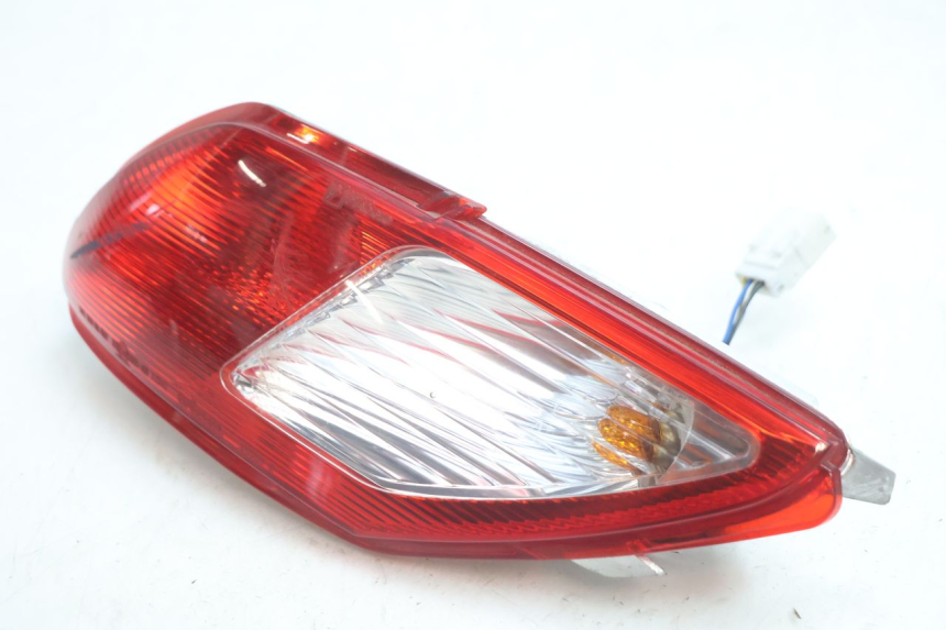 photo de FEU ARRIERE DROIT PIAGGIO MP3 LT 300 (2010 - 2016) - Gros plan technique