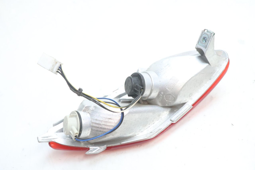 photo de FEU ARRIERE DROIT PIAGGIO MP3 LT 300 (2010 - 2016) - État de surface