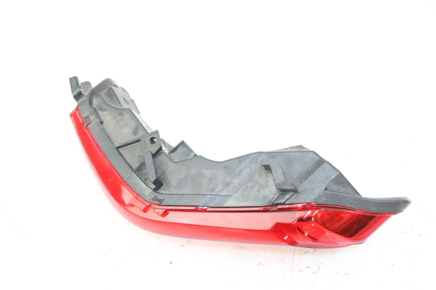 photo de FEU ARRIERE DROIT PIAGGIO MP3 500 (2014 - 2017) - Pièce contrôlée