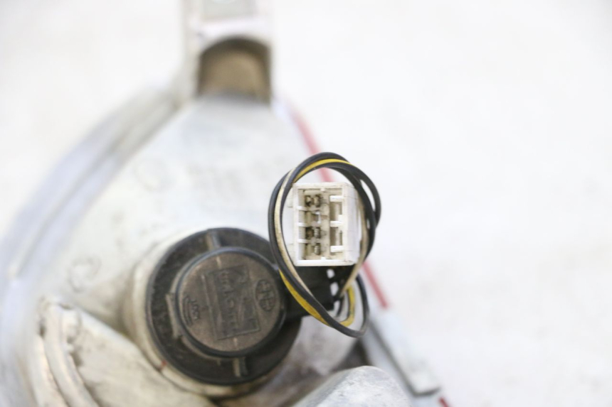 photo de FEU ARRIERE DROIT PIAGGIO MP3 500 (2011 - 2015) - Gros plan technique