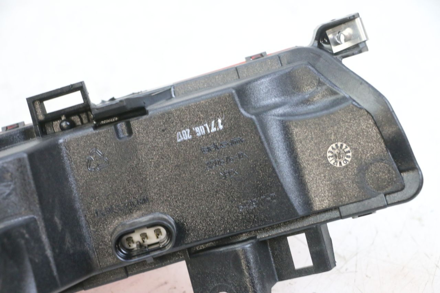 photo de FEU ARRIERE DROIT PIAGGIO MP3 500 (2016 - 2018) - Pièce contrôlée