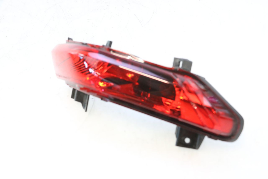 photo de FEU ARRIERE DROIT PIAGGIO MP3 500 (2016 - 2018) - Points de fixation
