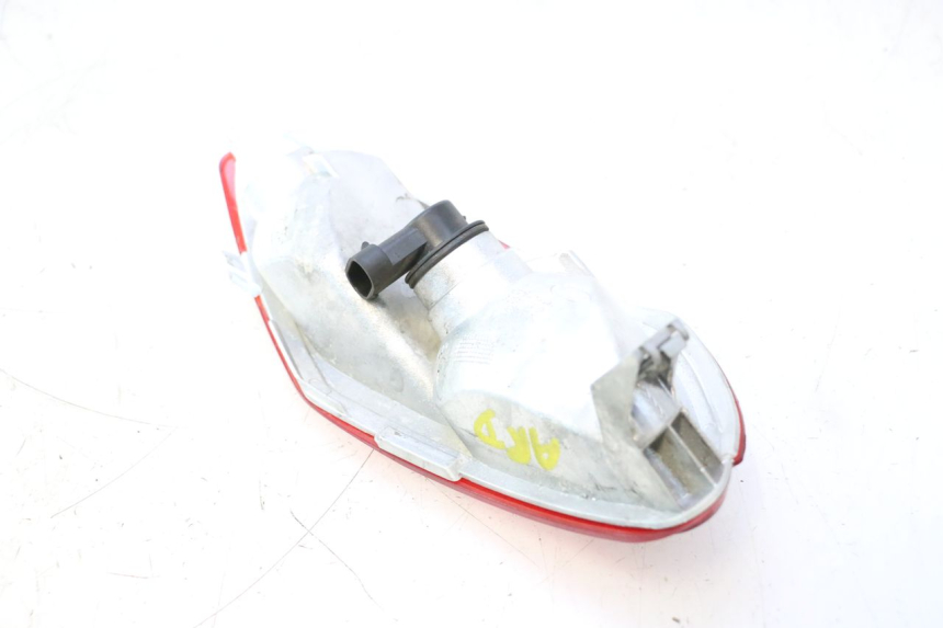 photo de FEU ARRIERE DROIT PIAGGIO MP3 500 (2011 - 2015) - Gros plan technique
